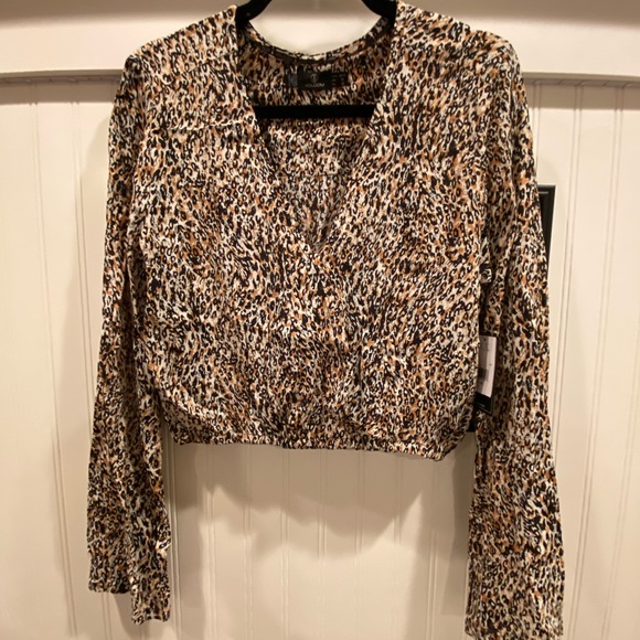 Volcom Tops - Volcom women’s blouse